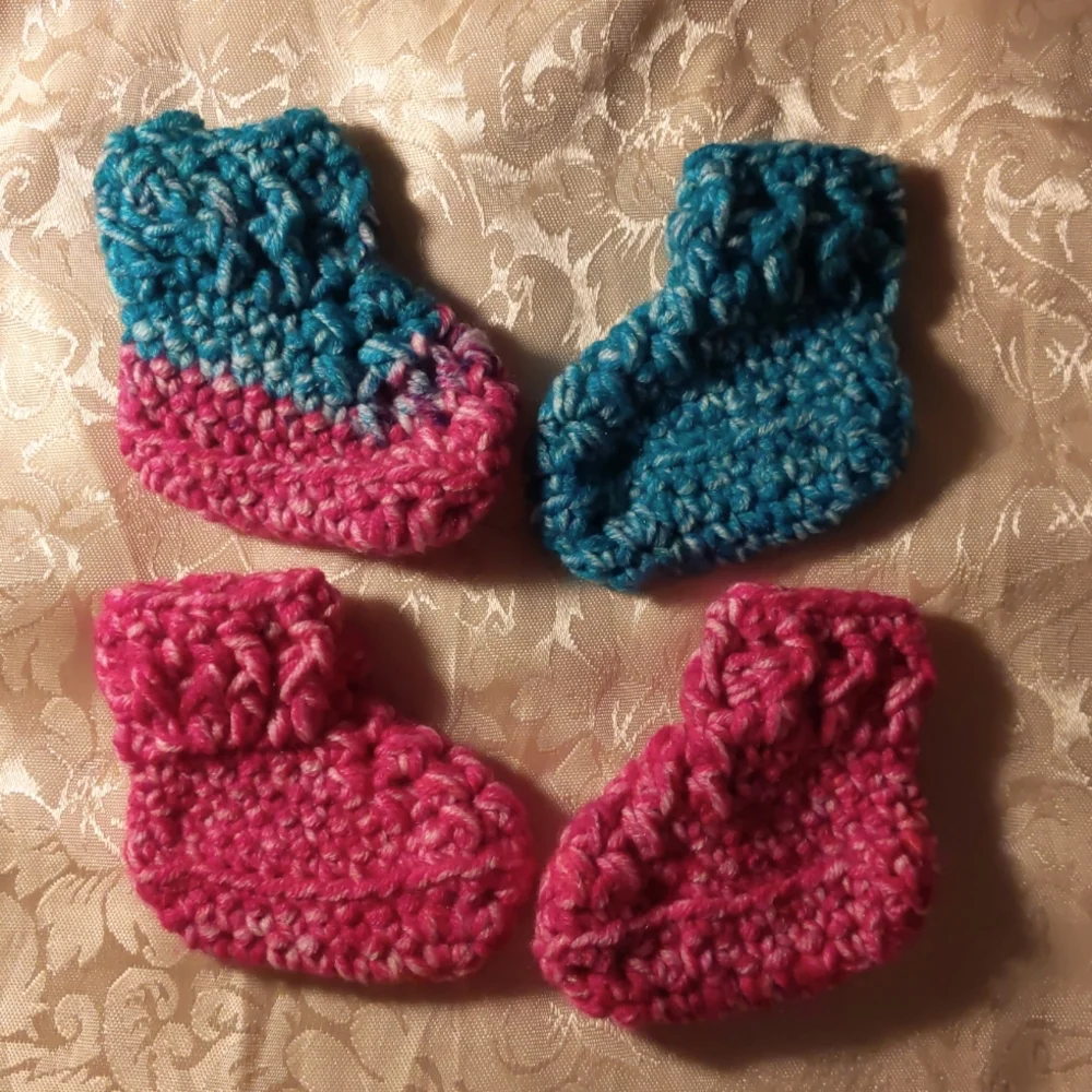 Handmade Variegated Pink/Blue Baby Booties Size Newborn